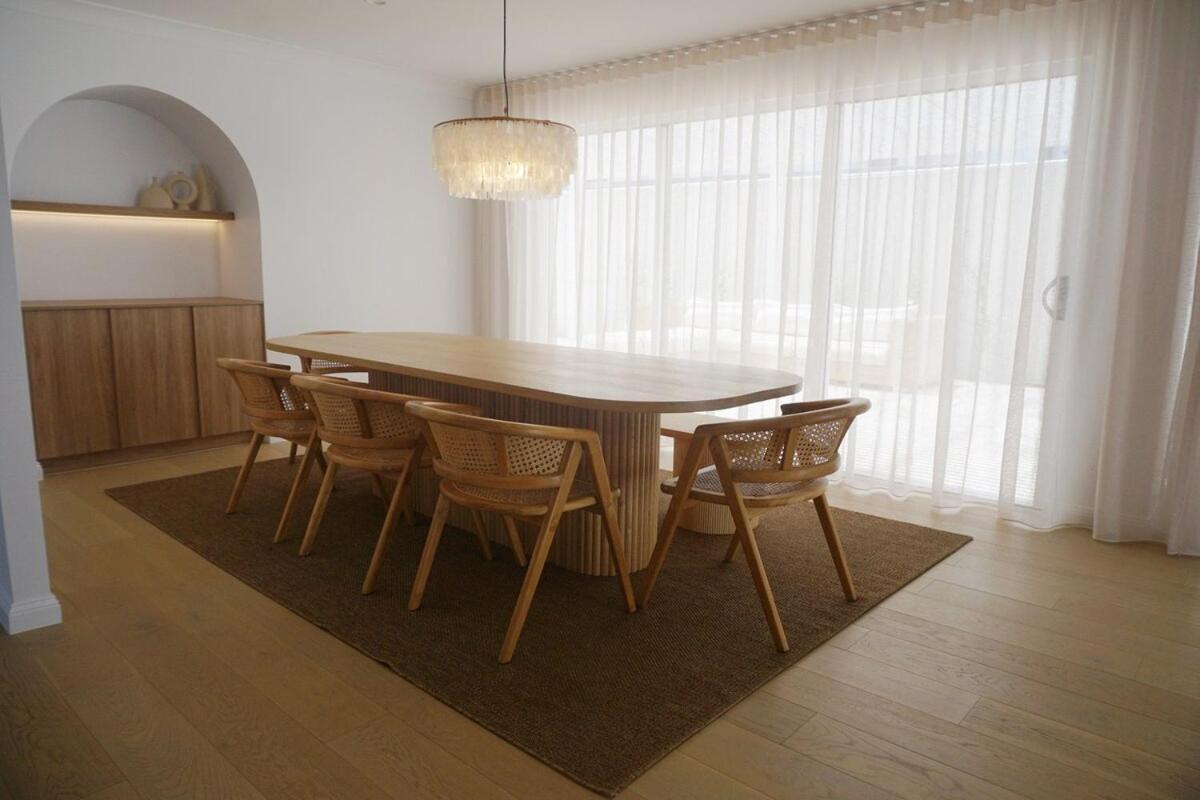 Elegant Near By Surfers Paradise Holiday home *