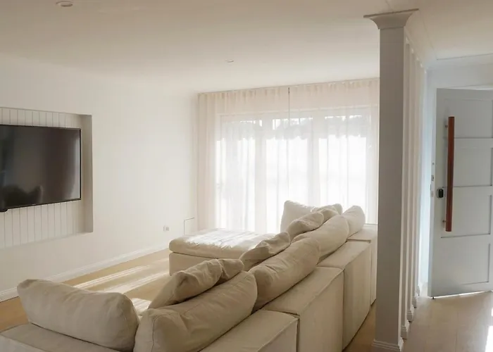 Elegant Home Near By Surfers Paradise Beach